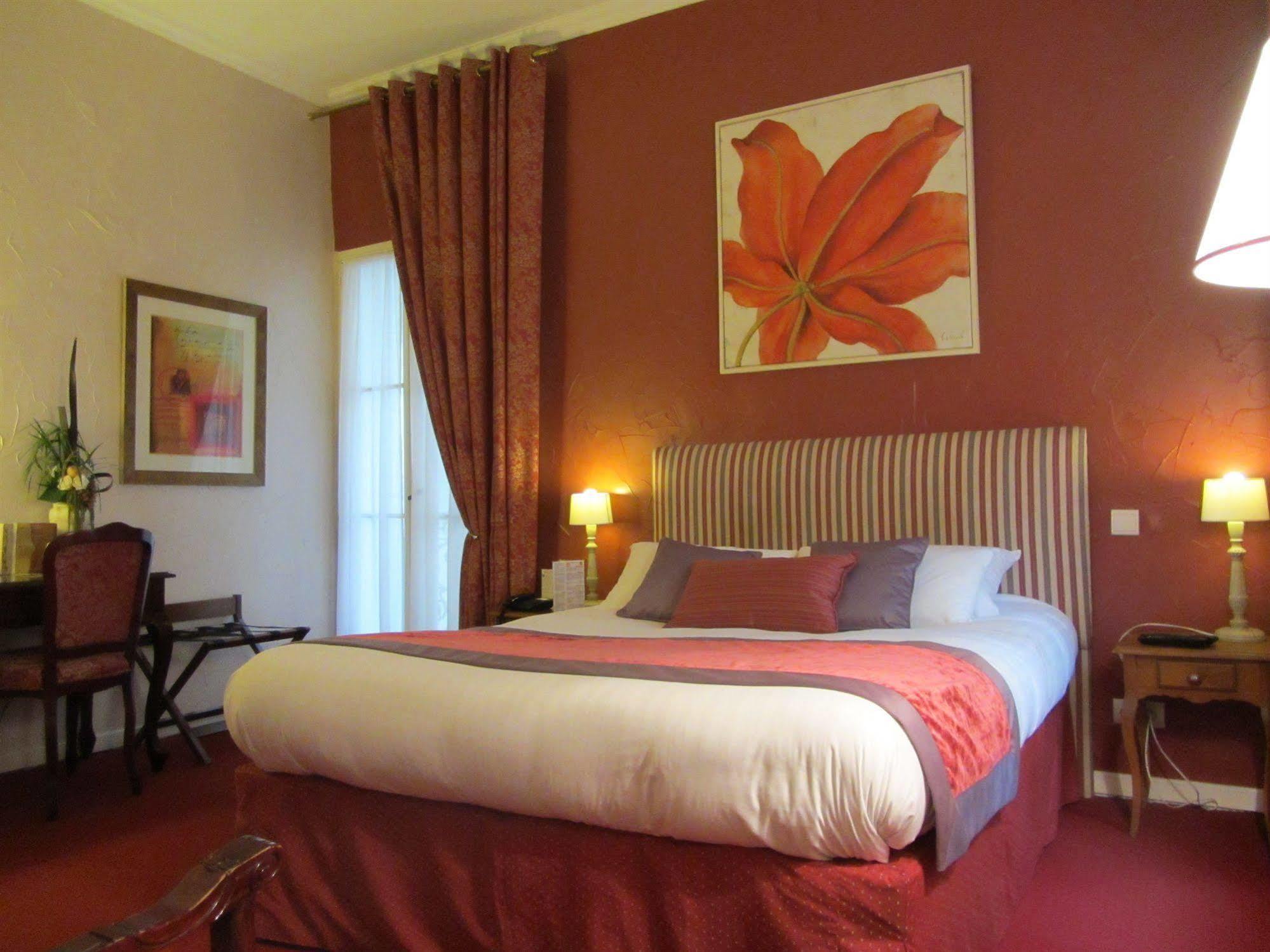 Hotel D'Aragon - Place De La Comedie Montpellier Ngoại thất bức ảnh